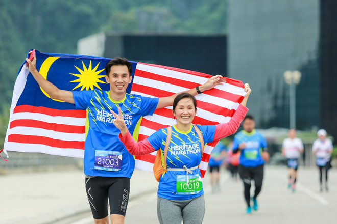 Hàng ngàn vận động viên 'đội rét' chinh phục 42km marathon ở Hạ Long ảnh 2
