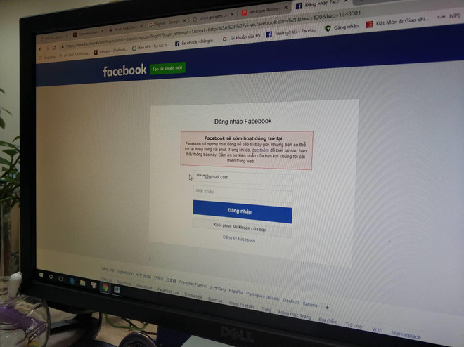 'Thượng đế' bức xúc vì Facebook và Instagram bị sập trong nhiều giờ ảnh 1
