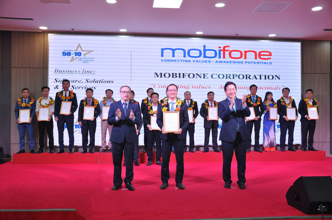 MobiFone nhận cú đúp danh hiệu doanh nghiệp IT hàng đầu Việt Nam ảnh 1