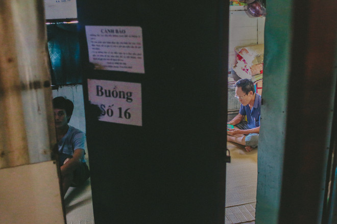 Hà Nội: Ông già "khùng" cho thuê nhà trọ điều hòa giá 15.000 đồng ảnh 2