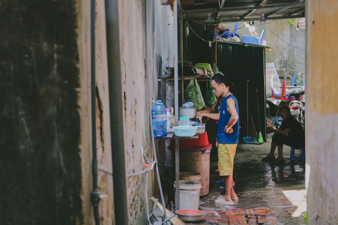 Hà Nội: Ông già "khùng" cho thuê nhà trọ điều hòa giá 15.000 đồng ảnh 12