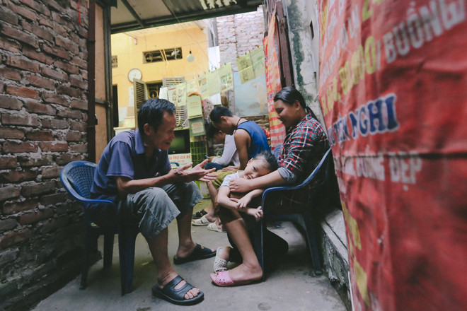 Hà Nội: Ông già "khùng" cho thuê nhà trọ điều hòa giá 15.000 đồng ảnh 15