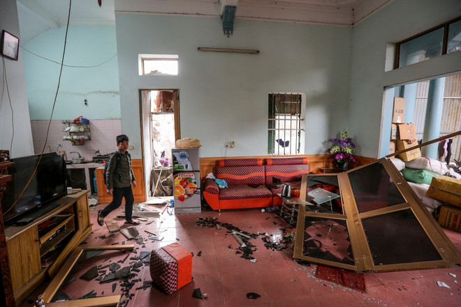 [Photo] Tan hoang làng Quan Độ sau vụ nổ bom kinh hoàng ảnh 12