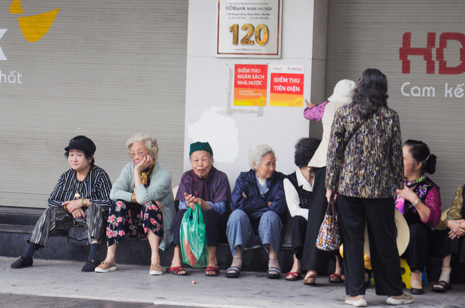 [Photo] Thủ đô Hà Nội se sắt trong cái lạnh đầu Đông ảnh 14