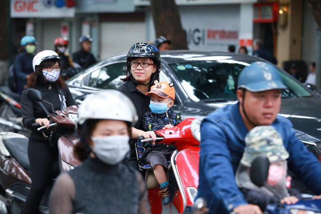 [Photo] Thủ đô Hà Nội se sắt trong cái lạnh đầu Đông ảnh 2