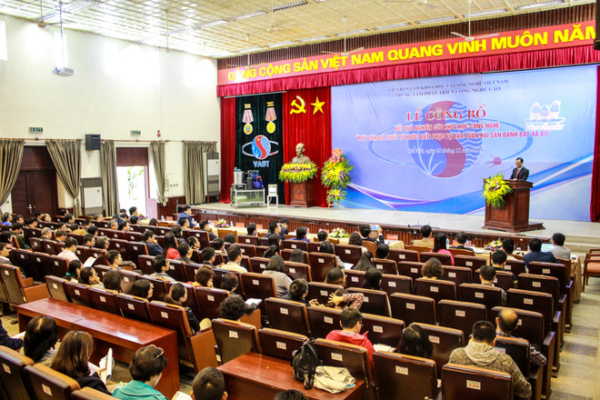 Lần đầu tiên Việt Nam chế tạo thành công máy làm đá tuyết từ nước ảnh 2