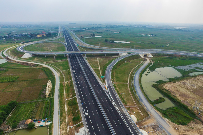 [Photo] Trải nghiệm cao tốc hơn 2 tỷ USD hiện đại nhất Việt Nam ảnh 1
