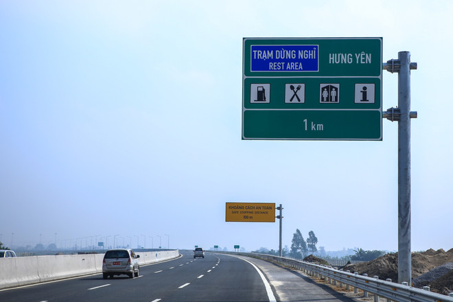 [Photo] Trải nghiệm cao tốc hơn 2 tỷ USD hiện đại nhất Việt Nam ảnh 7