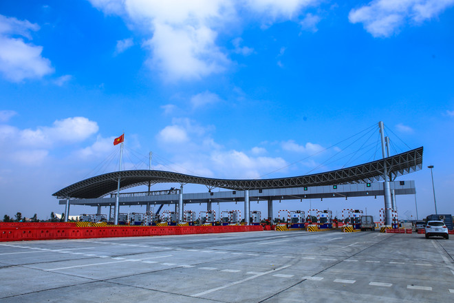 [Photo] Trải nghiệm cao tốc hơn 2 tỷ USD hiện đại nhất Việt Nam ảnh 13