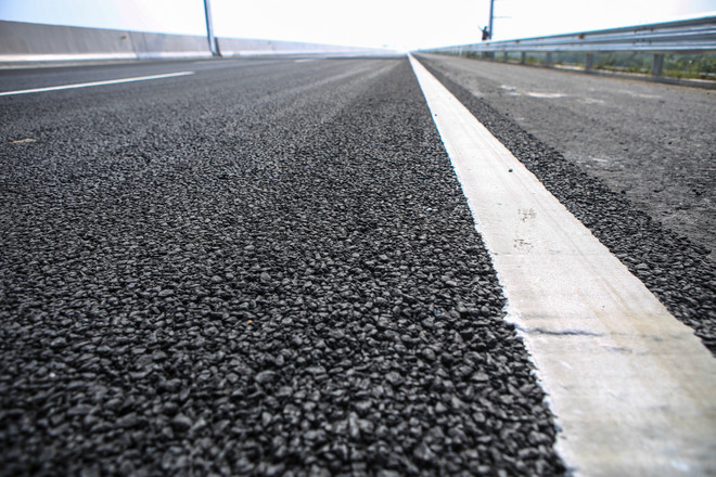 [Photo] Trải nghiệm cao tốc hơn 2 tỷ USD hiện đại nhất Việt Nam ảnh 18