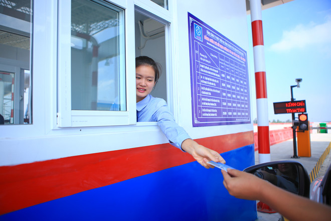 [Photo] Trải nghiệm cao tốc hơn 2 tỷ USD hiện đại nhất Việt Nam ảnh 15