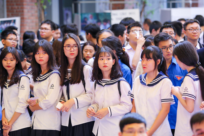 Học sinh Lương Thế Vinh gấp 28.000 hạc giấy tri ân thầy Văn Như Cương ảnh 8