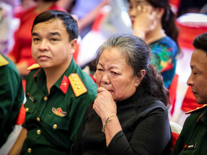 Học sinh Lương Thế Vinh gấp 28.000 hạc giấy tri ân thầy Văn Như Cương ảnh 4