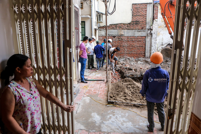 Hà Nội: 6 hộ dân nơm nớp lo nhà sập vì công trình xây dựng liền kề ảnh 10