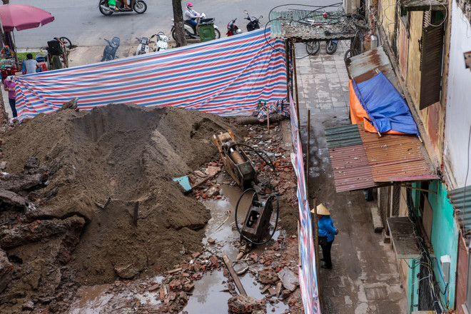 Hà Nội: 6 hộ dân nơm nớp lo nhà sập vì công trình xây dựng liền kề ảnh 4