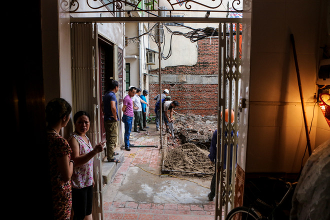 Hà Nội: 6 hộ dân nơm nớp lo nhà sập vì công trình xây dựng liền kề ảnh 12