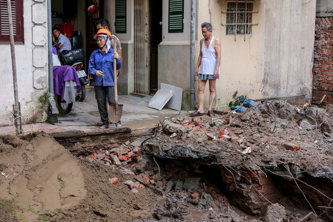 Hà Nội: 6 hộ dân nơm nớp lo nhà sập vì công trình xây dựng liền kề ảnh 5