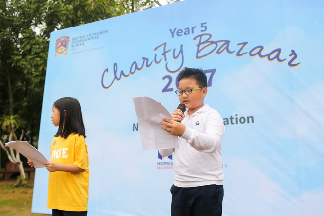 Ngộ nghĩnh phiên chợ từ thiện do chính học sinh tiểu học tự tổ chức ảnh 9