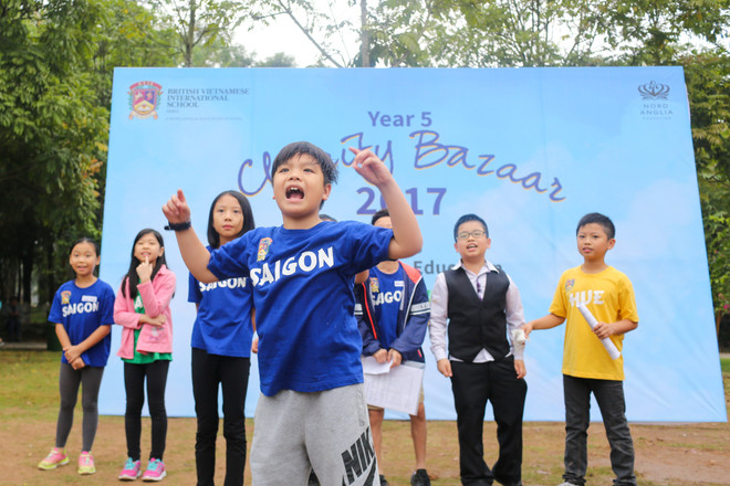 Ngộ nghĩnh phiên chợ từ thiện do chính học sinh tiểu học tự tổ chức ảnh 14