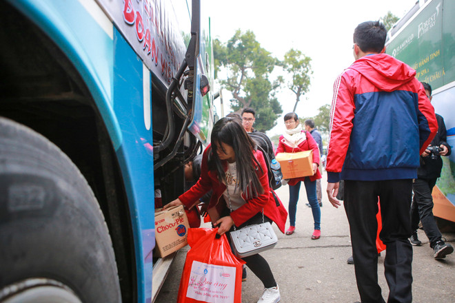 Gần 1.500 sinh viên háo hức với chuyến xe miễn phí về quê ăn Tết ảnh 7