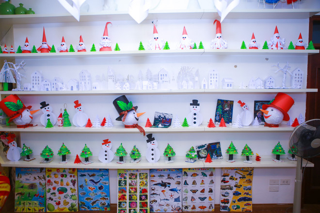 Trẻ em hào hứng với lớp dạy làm sản phẩm sáng tạo đón Giáng sinh ảnh 3