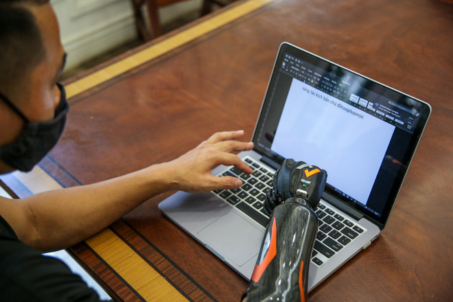 Cánh tay robot Made in Vietnam dành cho người khuyết tật ảnh 8