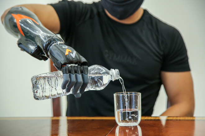 Cánh tay robot Made in Vietnam dành cho người khuyết tật ảnh 12