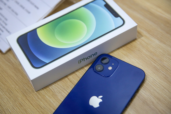 Cận cảnh những chiếc iPhone 12 đầu tiên 'cập bến' Việt Nam ảnh 9