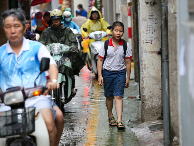 Cận cảnh "làn đường ưu tiên BRT trong ngõ" đầu tiên ở Hà Nội ảnh 8