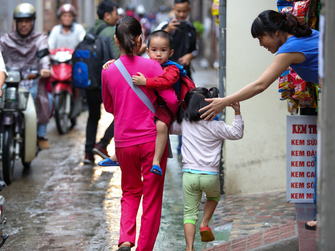 Cận cảnh "làn đường ưu tiên BRT trong ngõ" đầu tiên ở Hà Nội ảnh 15