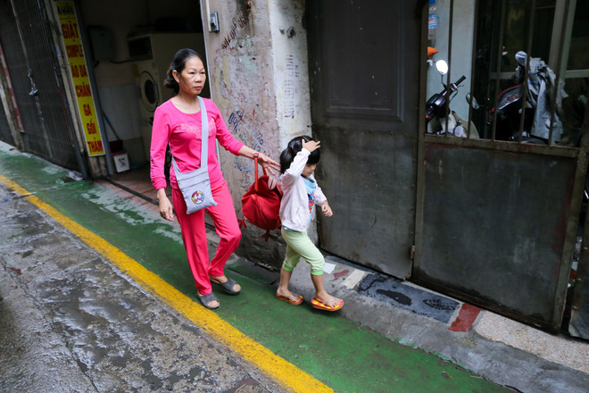 Cận cảnh "làn đường ưu tiên BRT trong ngõ" đầu tiên ở Hà Nội ảnh 7