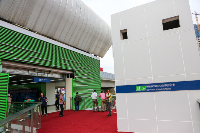 Người dân háo hức tham quan tàu Cát Linh - Hà Đông và ga mẫu La Khê ảnh 6