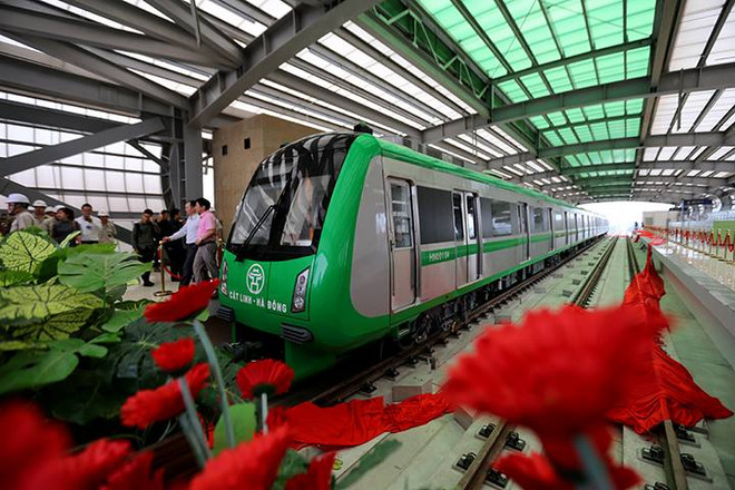 Người dân háo hức tham quan tàu Cát Linh - Hà Đông và ga mẫu La Khê ảnh 4