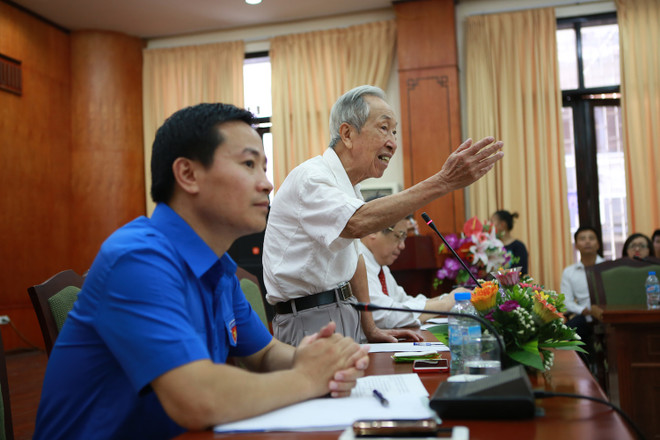 Tọa đàm “70 năm - hành trình lịch sử” với các thủ khoa xuất sắc ảnh 1