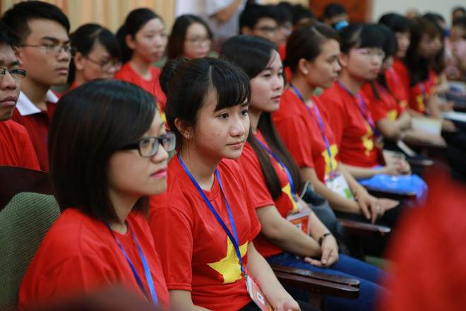 Tọa đàm “70 năm - hành trình lịch sử” với các thủ khoa xuất sắc ảnh 2