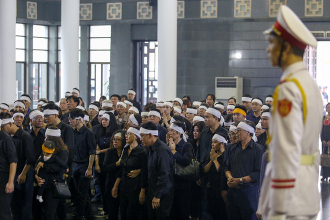 Hàng ngàn đồng nghiệp, bạn bè, độc giả tiễn đưa nhà báo Đỗ Phượng ảnh 3