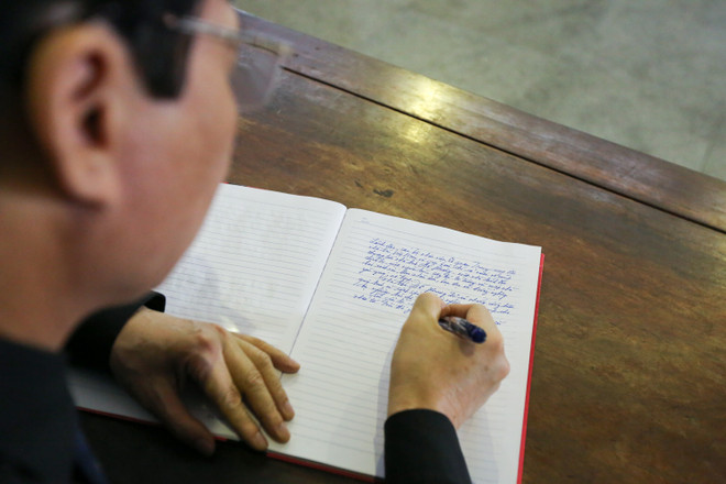 Hàng ngàn đồng nghiệp, bạn bè, độc giả tiễn đưa nhà báo Đỗ Phượng ảnh 12