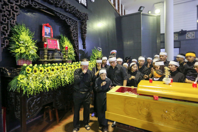 Hàng ngàn đồng nghiệp, bạn bè, độc giả tiễn đưa nhà báo Đỗ Phượng ảnh 11