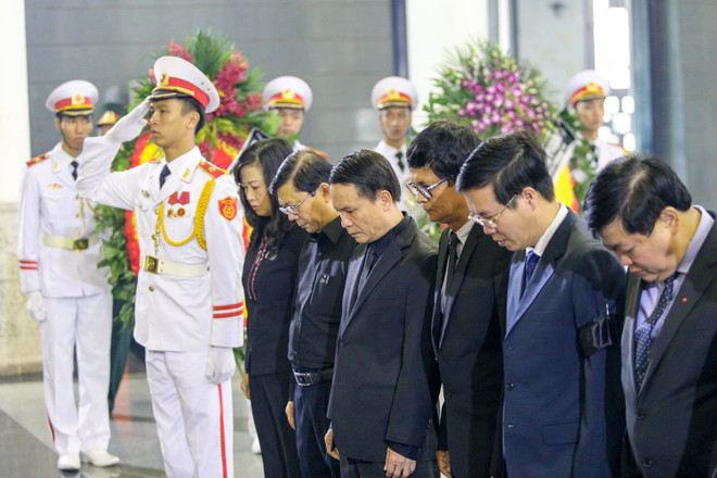 Hàng ngàn đồng nghiệp, bạn bè, độc giả tiễn đưa nhà báo Đỗ Phượng ảnh 7