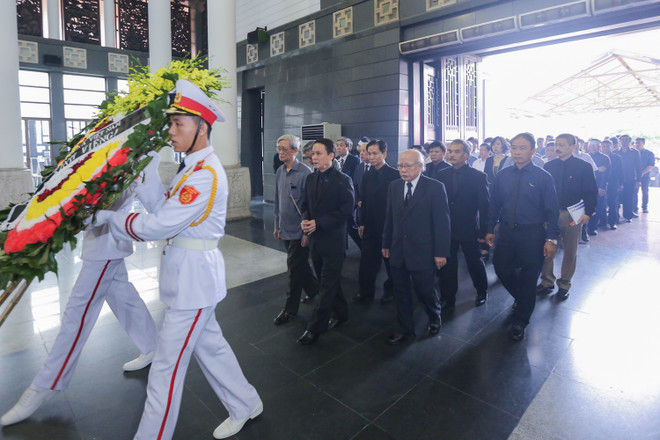 Hàng ngàn đồng nghiệp, bạn bè, độc giả tiễn đưa nhà báo Đỗ Phượng ảnh 8