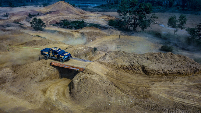 Ra mắt giải đua xe địa hình đối kháng tốc độ cao đầu tiên ở Việt Nam ảnh 1