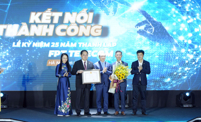 FPT Telecom - 25 năm góp phần đưa Internet Việt Nam phát triển ảnh 1