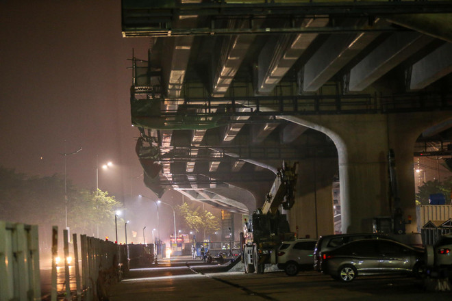 Công nhân trắng đêm lao dầm xây cầu cạn vành đai 3 ảnh 16