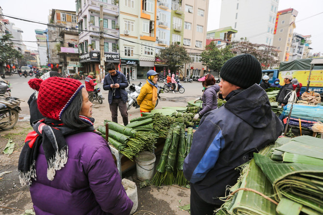 Chợ lá dong giữa lòng Hà Nội nhộn nhịp mua bán dịp giáp Tết ảnh 8