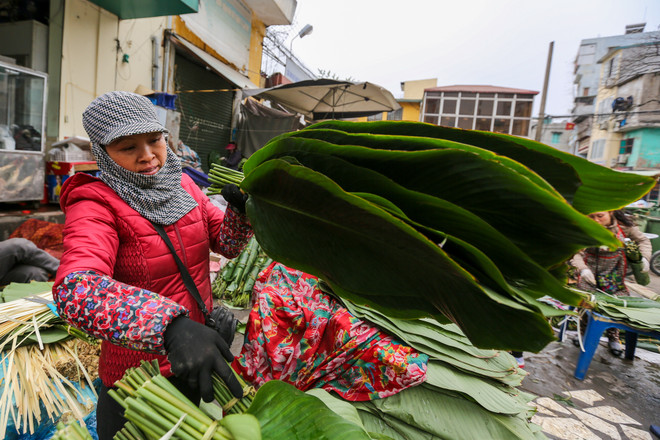 Chợ lá dong giữa lòng Hà Nội nhộn nhịp mua bán dịp giáp Tết ảnh 6