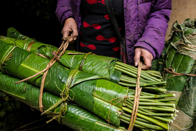 Chợ lá dong giữa lòng Hà Nội nhộn nhịp mua bán dịp giáp Tết ảnh 11