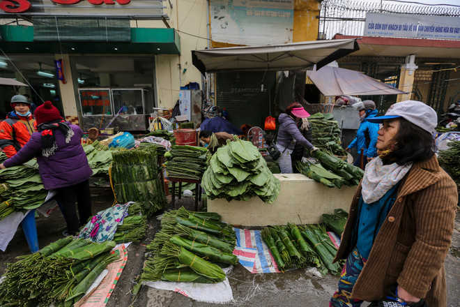 Chợ lá dong giữa lòng Hà Nội nhộn nhịp mua bán dịp giáp Tết ảnh 5