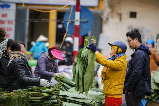 Chợ lá dong giữa lòng Hà Nội nhộn nhịp mua bán dịp giáp Tết ảnh 9