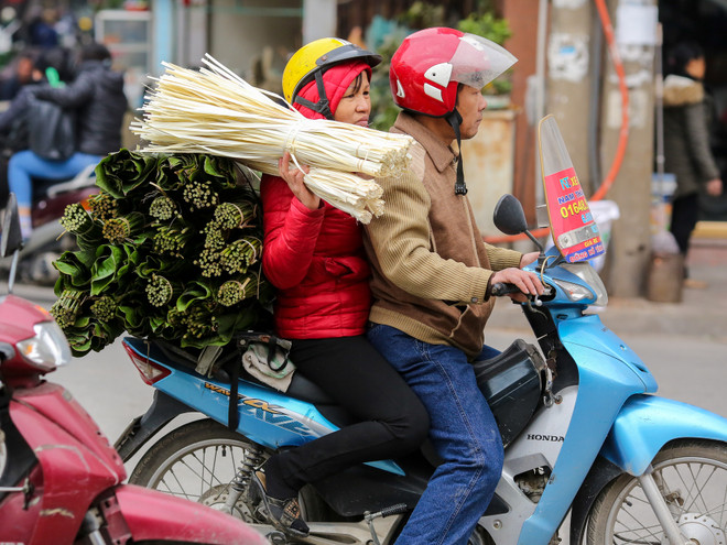 Chợ lá dong giữa lòng Hà Nội nhộn nhịp mua bán dịp giáp Tết ảnh 18