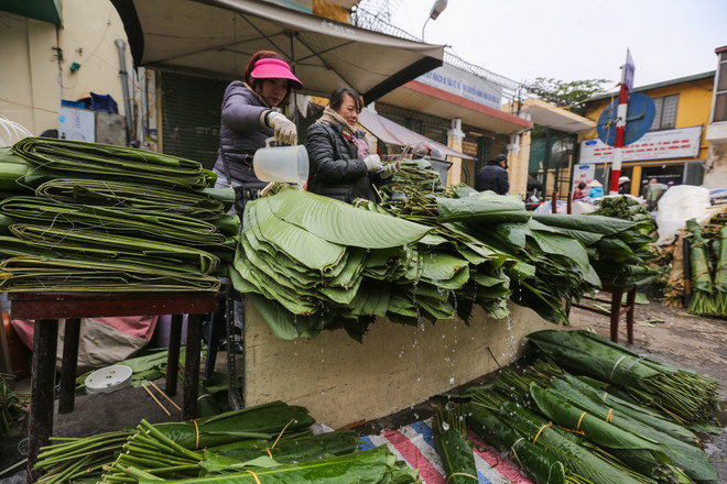 Chợ lá dong giữa lòng Hà Nội nhộn nhịp mua bán dịp giáp Tết ảnh 13